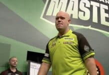 Luke Littler lyötiin finaalissa – Michael van Gerwen vei omansa kotiyleisön edessä Michael van Gerwen