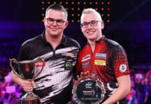 Gian van Veen vei nuorten maailmanmestaruuden dramaattisessa finaalissa – vastustaja missasi peräti viisi mestaruustikkaa gian van veen