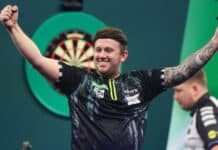 Dartsin MM-kisayleisö keksi härskin chantin suosikkipelaaja Callan Rydzille Callan Rydz MM-kisayleisö