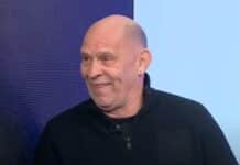 Legendaarinen Russ Bray näyttää mallia – tältä kuulostaa 180 suomeksi russ bray