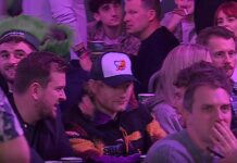 Supertähti Ed Sheeran saapui Ally Pallyyn – selostajalta hervoton kommentti supertähti