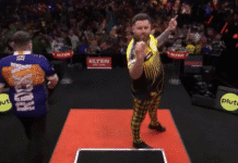 Scott Williams sai huutelua katsomosta – tyly ele takaisin Scott Williams