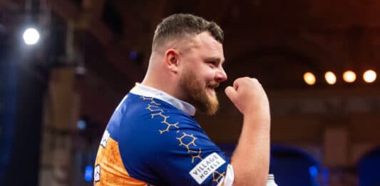 Josh Rock painoi huikaisevan ysitikkaisen Premier Leaguessa Josh Rock