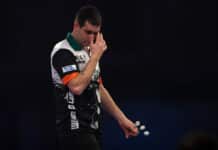 William O’Connor kävi vastustajan vesimukilla – painoi sekoilun keskellä 180 pistettä tauluun William O'Connor