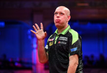 Jäätävä pettymys! Michael van Gerwen tippui heti kotiyleisön edessä Michael van Gerwen